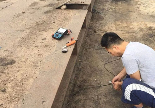 我廠配合黃玉川煤礦完成對(duì)55臺(tái)地磅維修改造工程